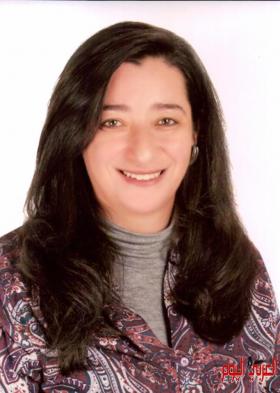 دينا الغمري